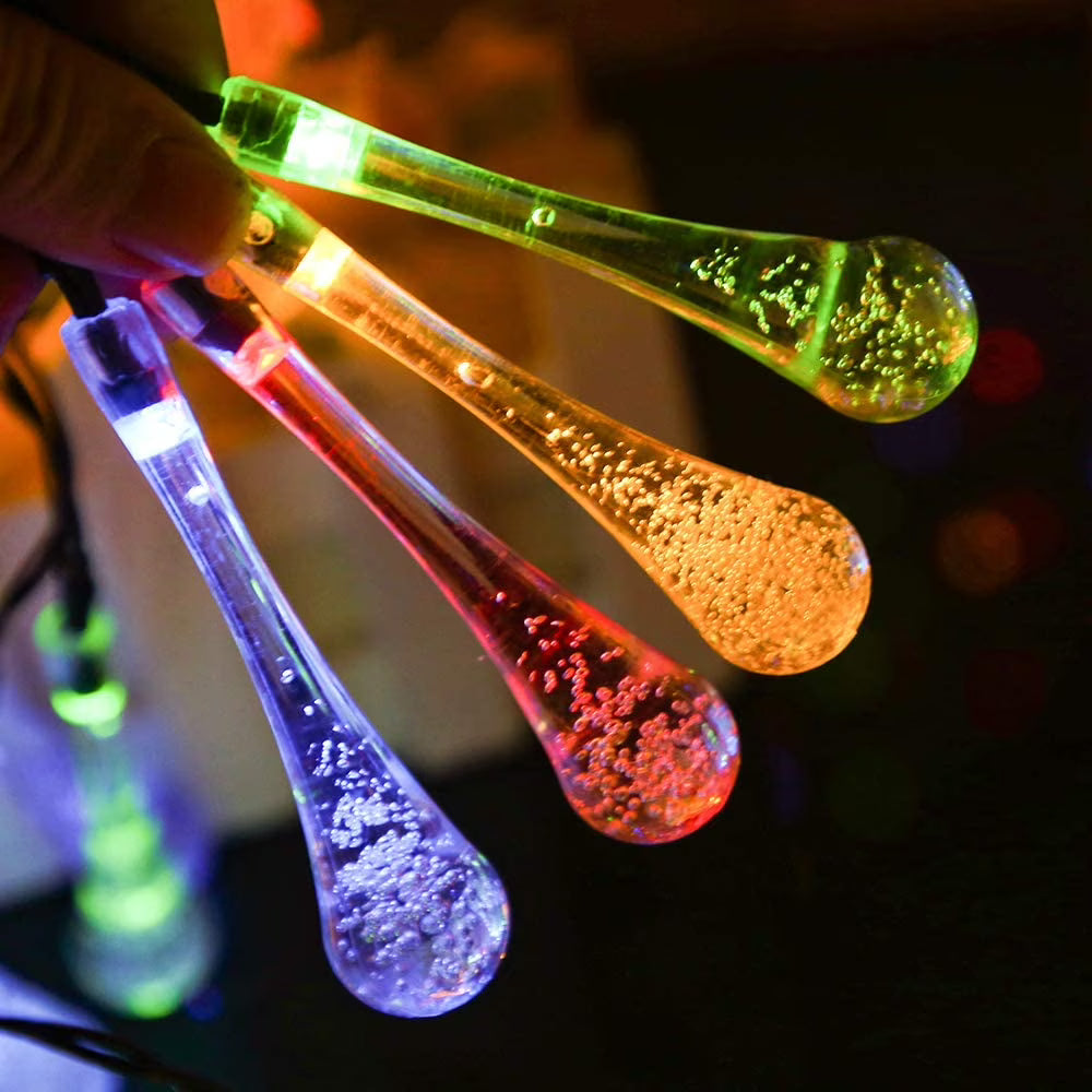 Magia🌟 Solar para tu Jardín: Guirnalda de Cristales 💦Multicolor Solar Gotas😉